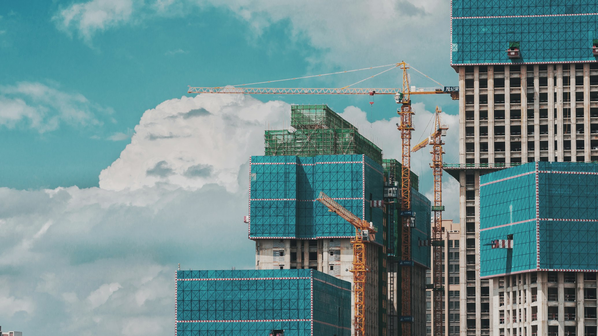New residential buildings under construction about to open their investment round